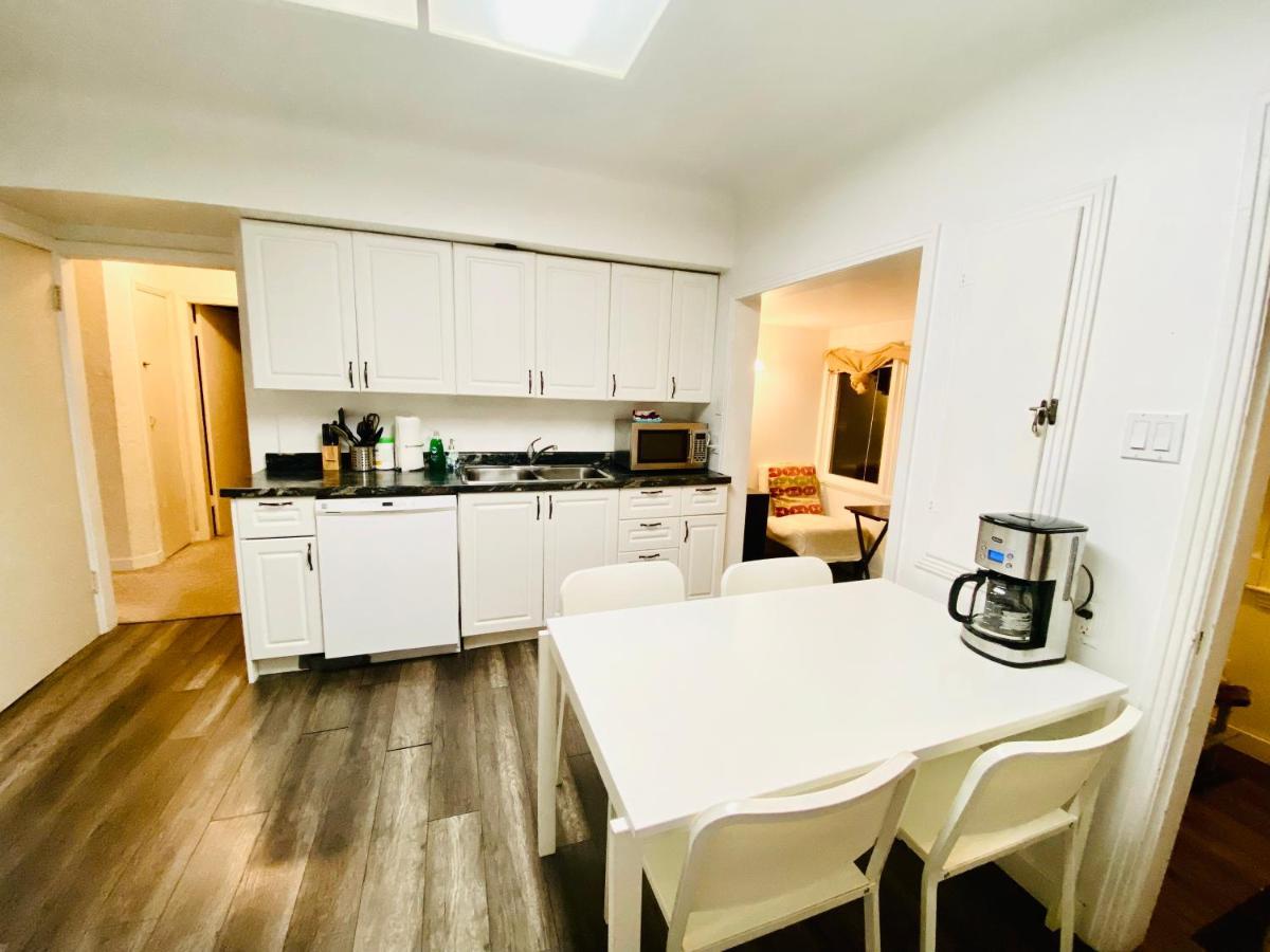 Artistic Apartment Near Downtown Victoria Luaran gambar