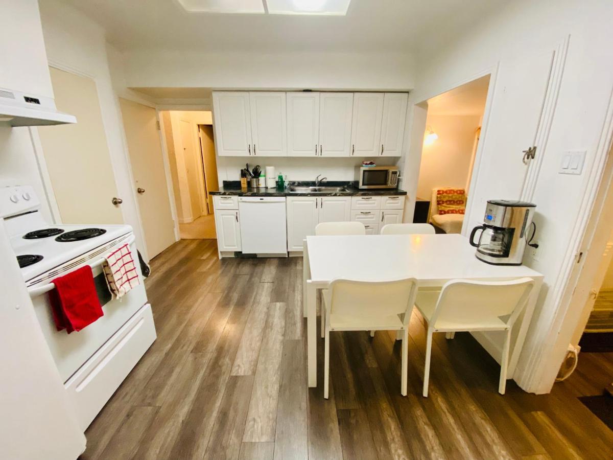 Artistic Apartment Near Downtown Victoria Luaran gambar