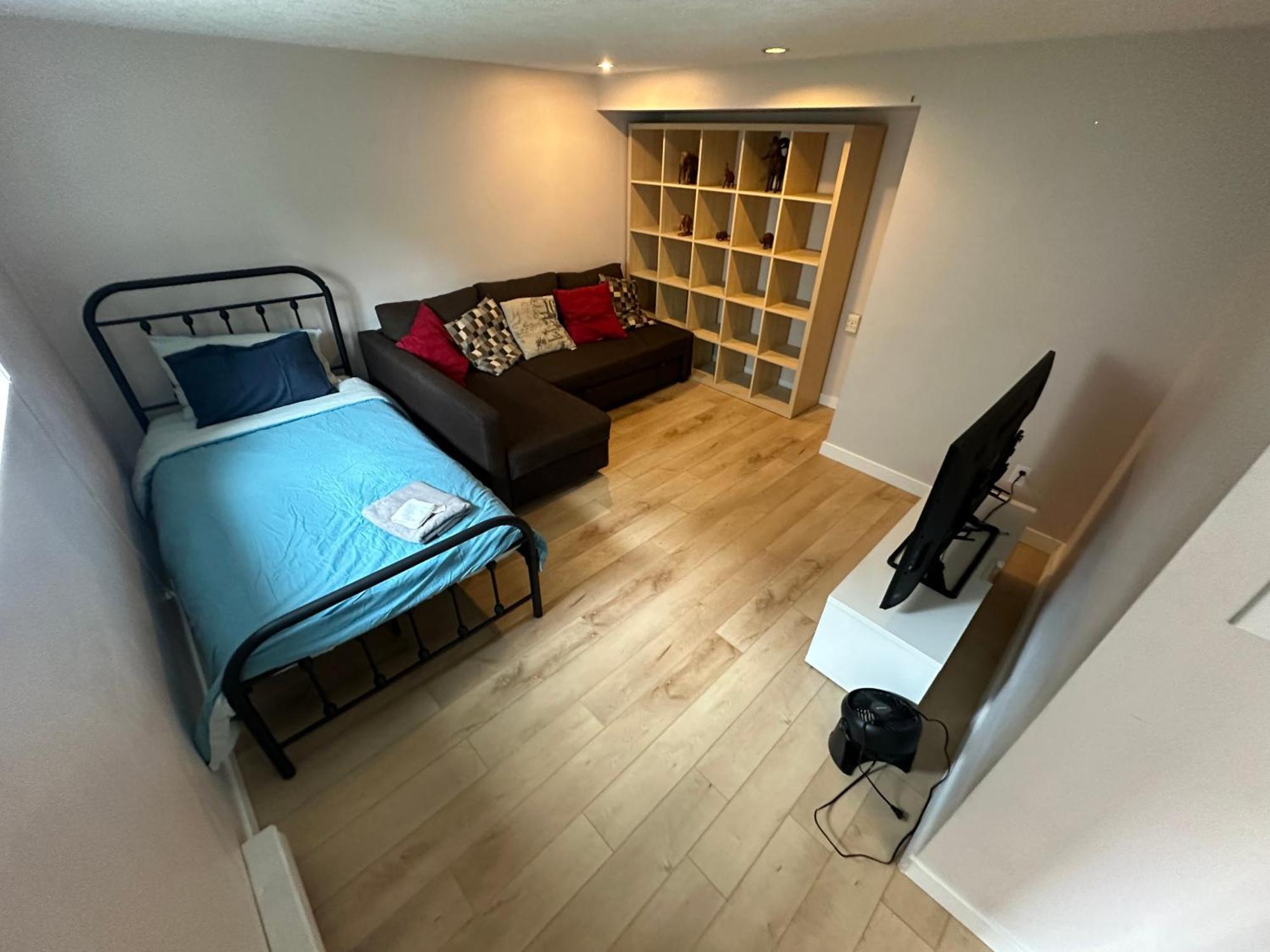 Artistic Apartment Near Downtown Victoria Luaran gambar