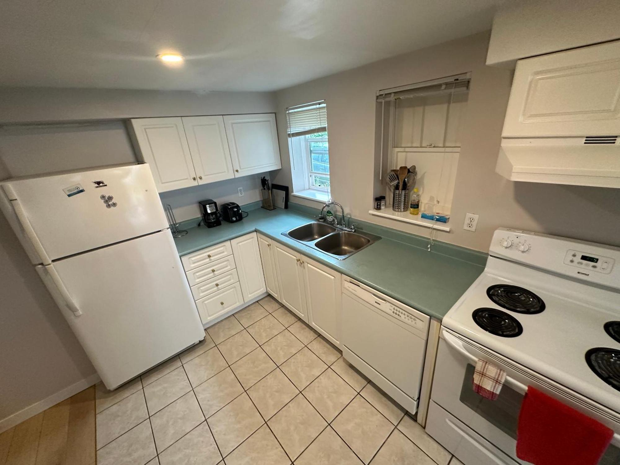 Artistic Apartment Near Downtown Victoria Luaran gambar