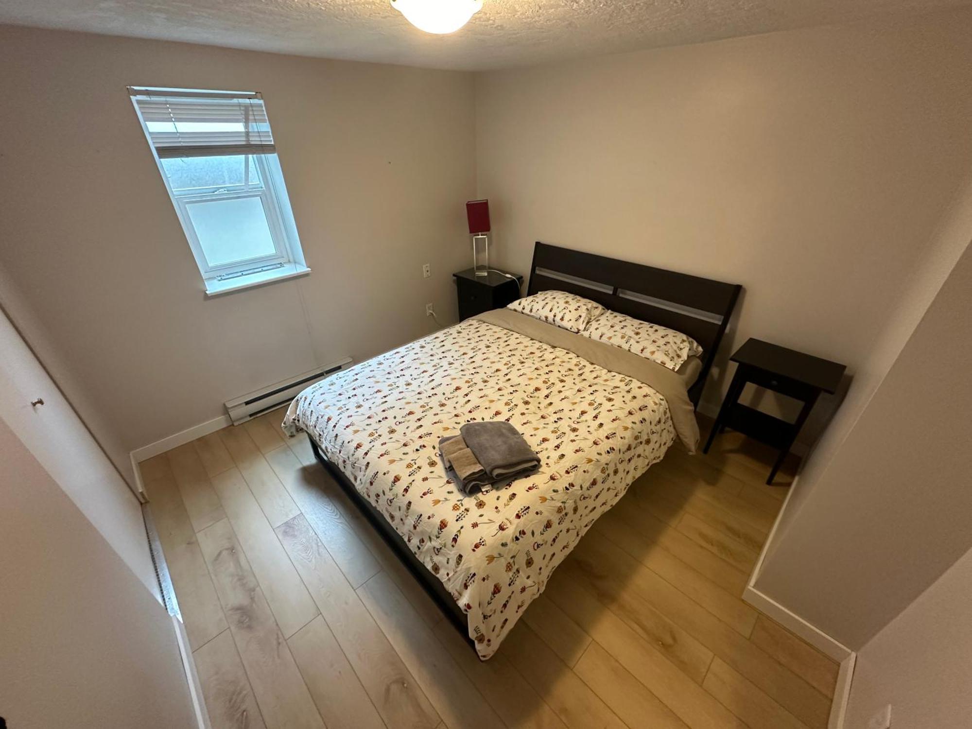 Artistic Apartment Near Downtown Victoria Luaran gambar